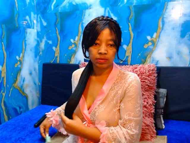 choclatelipsxxx webcam