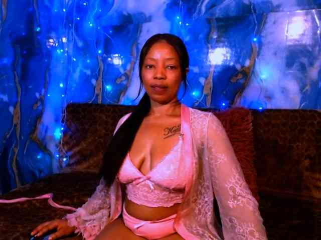 choclatelipsxxx webcam