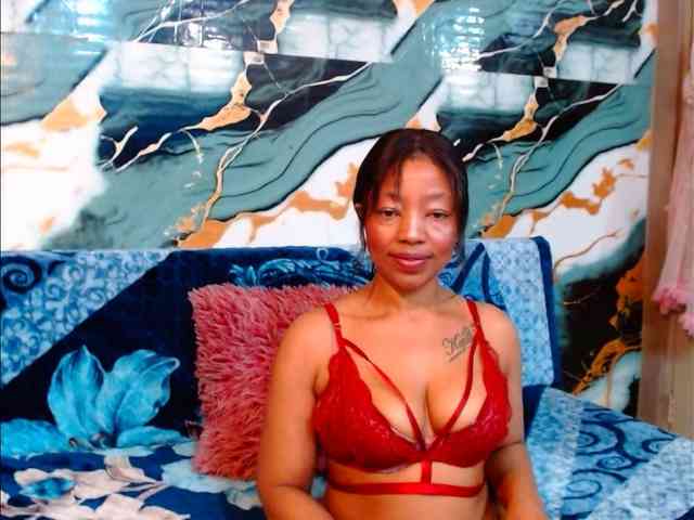 choclatelipsxxx webcam