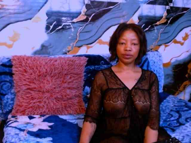 choclatelipsxxx webcam