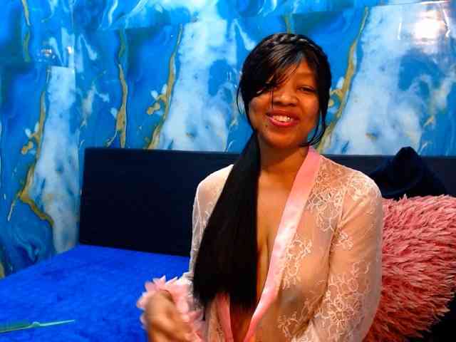 choclatelipsxxx webcam