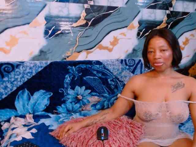 choclatelipsxxx webcam