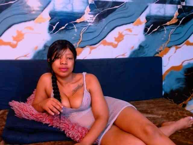 choclatelipsxxx webcam