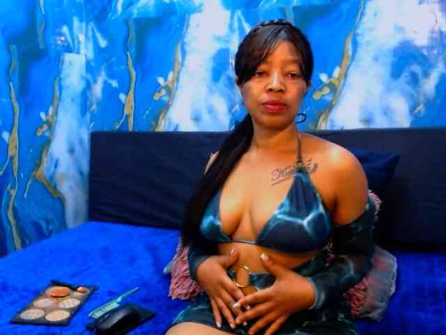 Modèle: choclatelipsxxx
