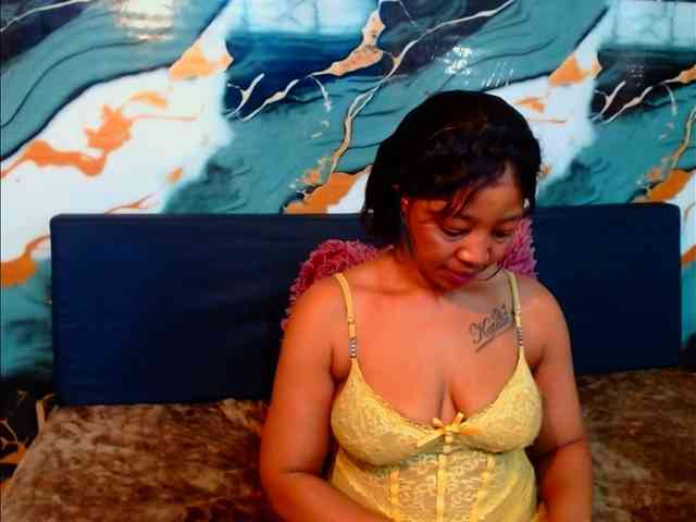 choclatelipsxxx webcam