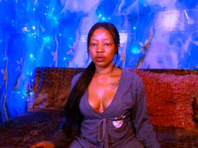 Modèle: choclatelipsxxx