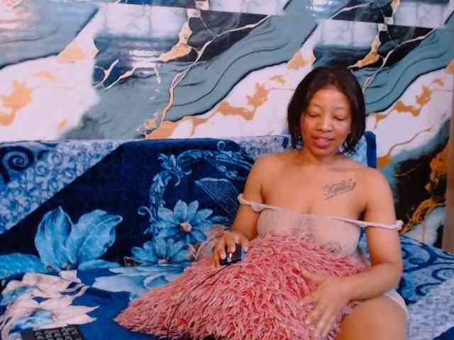 choclatelipsxxx webcam