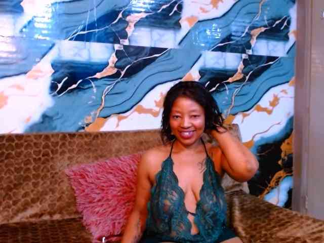 choclatelipsxxx webcam