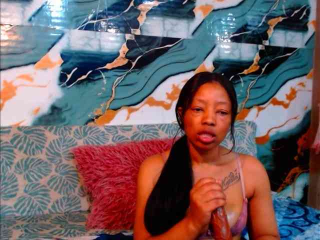 choclatelipsxxx webcam