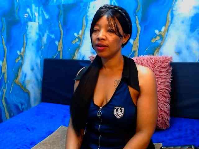 choclatelipsxxx webcam