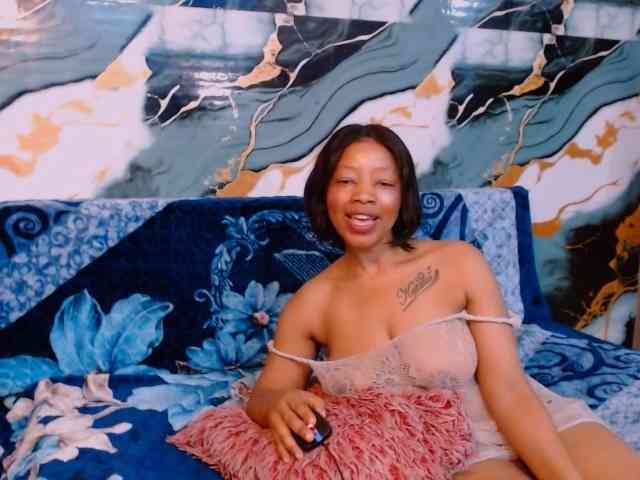 choclatelipsxxx webcam