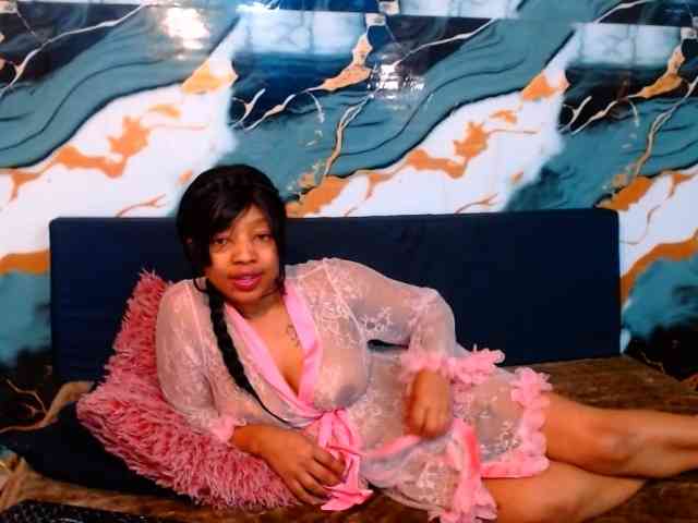 choclatelipsxxx webcam