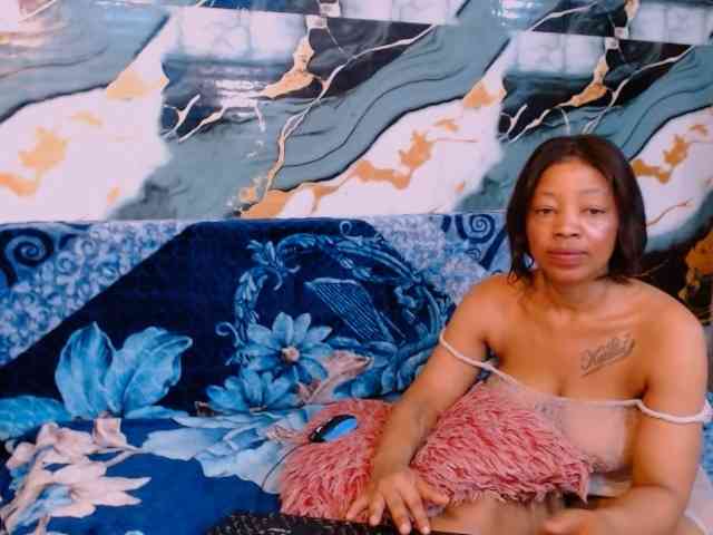 choclatelipsxxx webcam