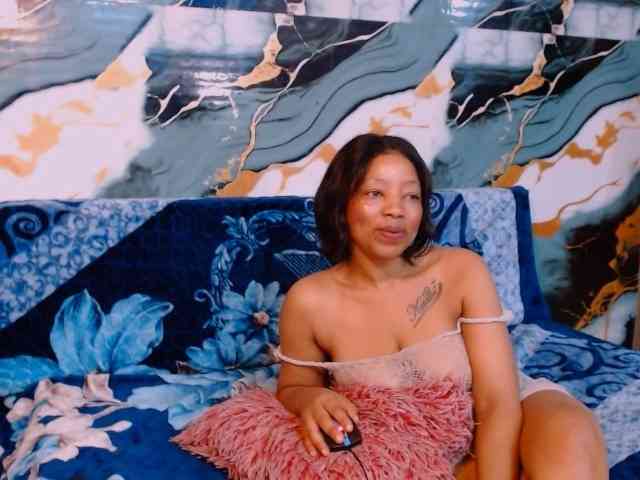 choclatelipsxxx webcam