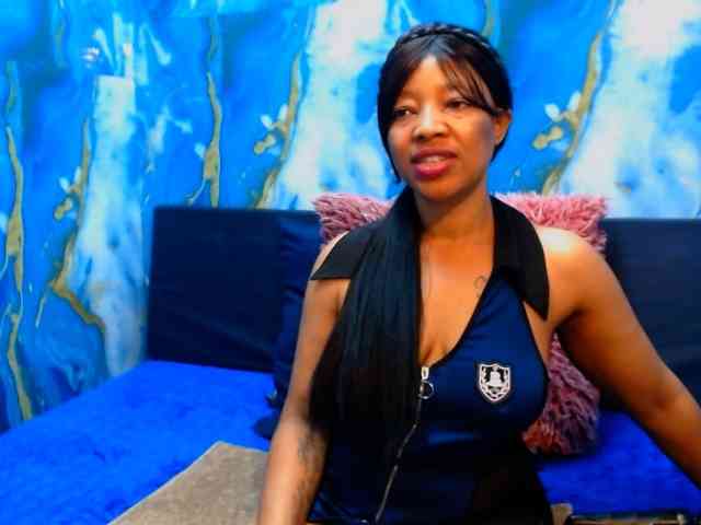 choclatelipsxxx webcam