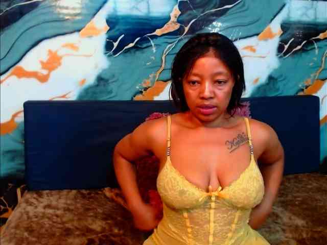 choclatelipsxxx webcam