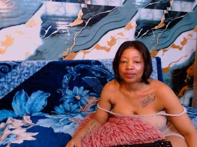 choclatelipsxxx webcam
