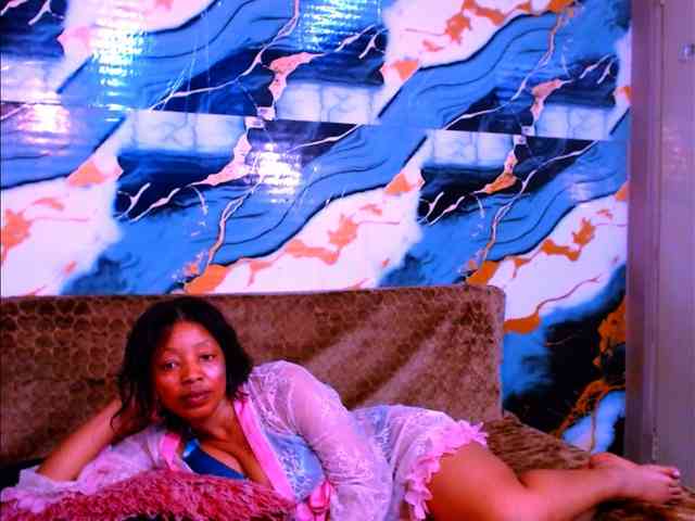 choclatelipsxxx webcam