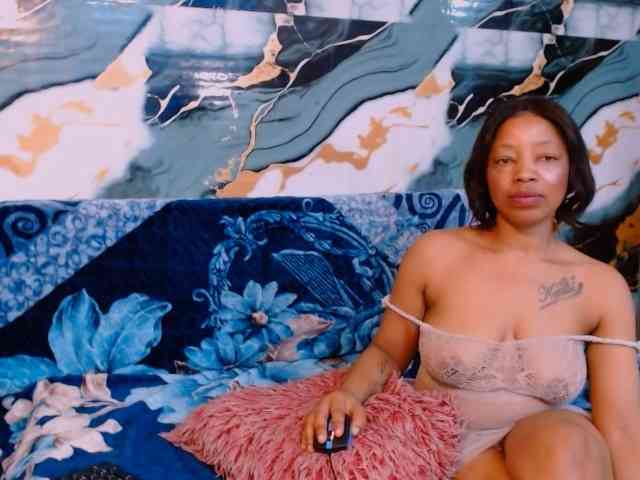 choclatelipsxxx webcam