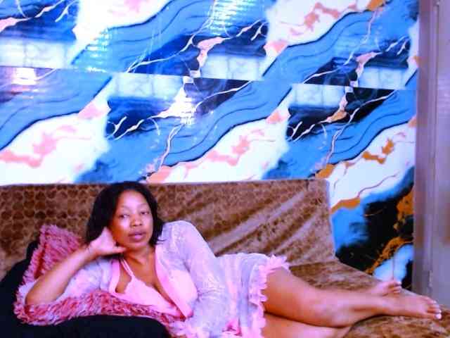 choclatelipsxxx webcam