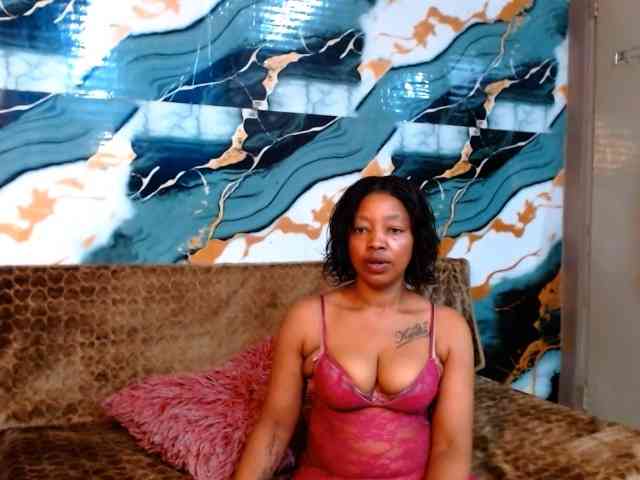 choclatelipsxxx's live room