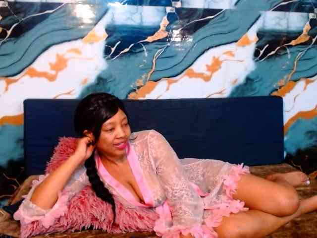 choclatelipsxxx webcam