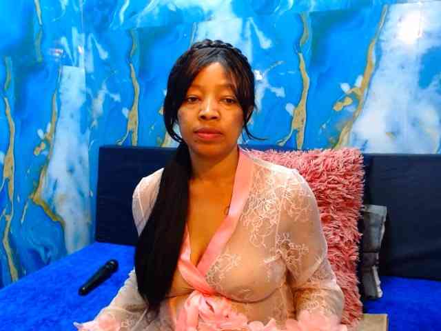 choclatelipsxxx webcam