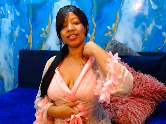 choclatelipsxxx webcam