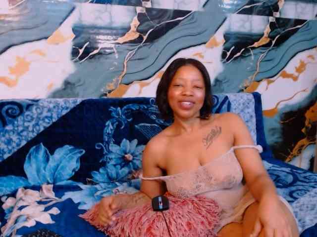 choclatelipsxxx webcam
