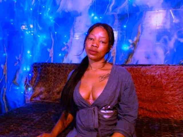 choclatelipsxxx webcam