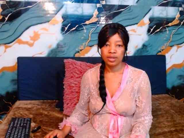 choclatelipsxxx webcam