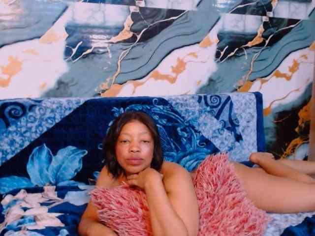 choclatelipsxxx webcam