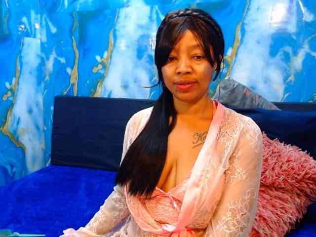 choclatelipsxxx webcam