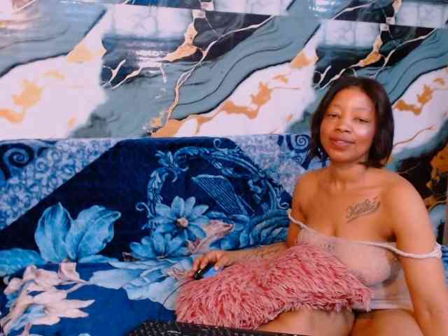 choclatelipsxxx webcam