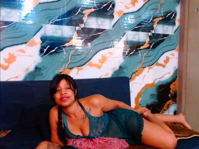 choclatelipsxxx webcam