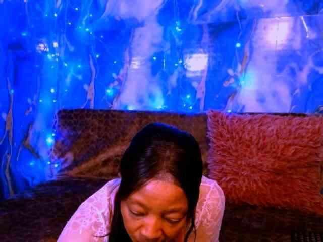 choclatelipsxxx webcam