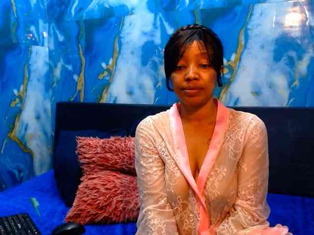 choclatelipsxxx webcam