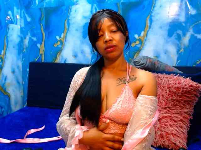 choclatelipsxxx webcam