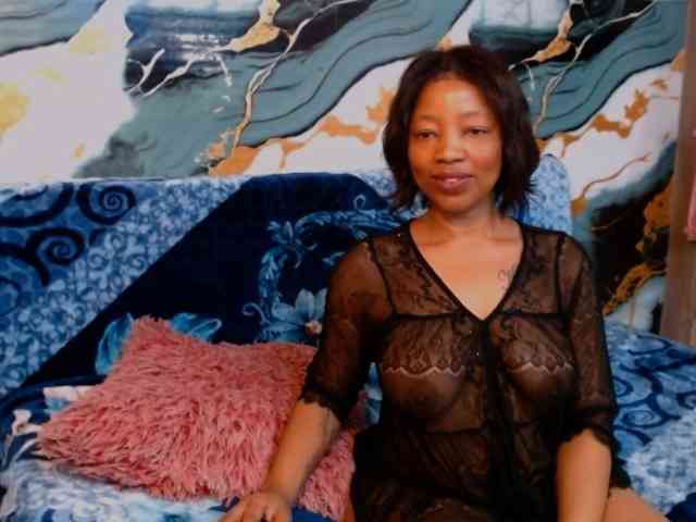 choclatelipsxxx webcam
