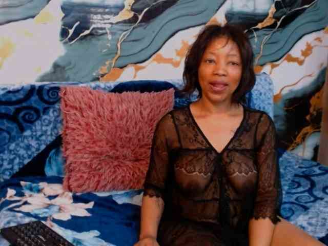 choclatelipsxxx webcam