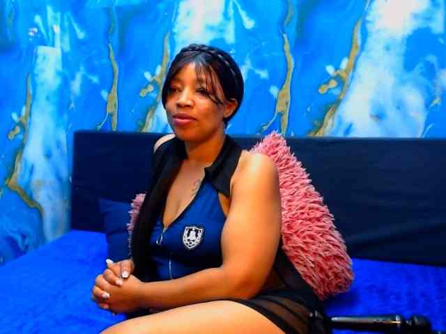 choclatelipsxxx webcam