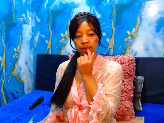 choclatelipsxxx webcam