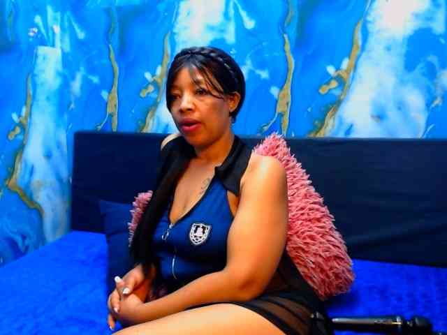choclatelipsxxx webcam