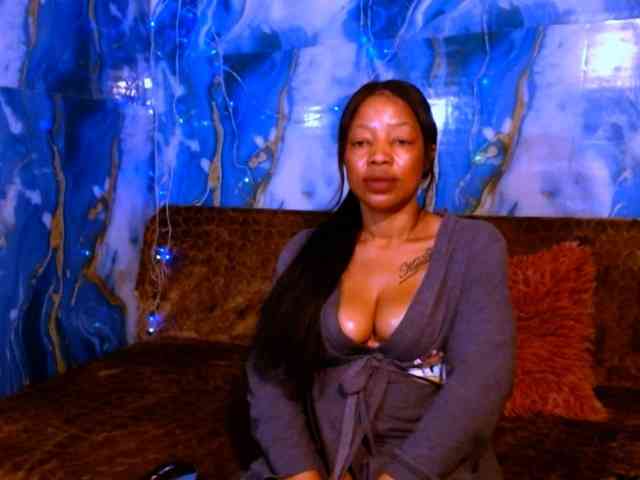 choclatelipsxxx webcam