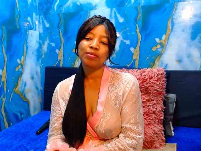 choclatelipsxxx webcam