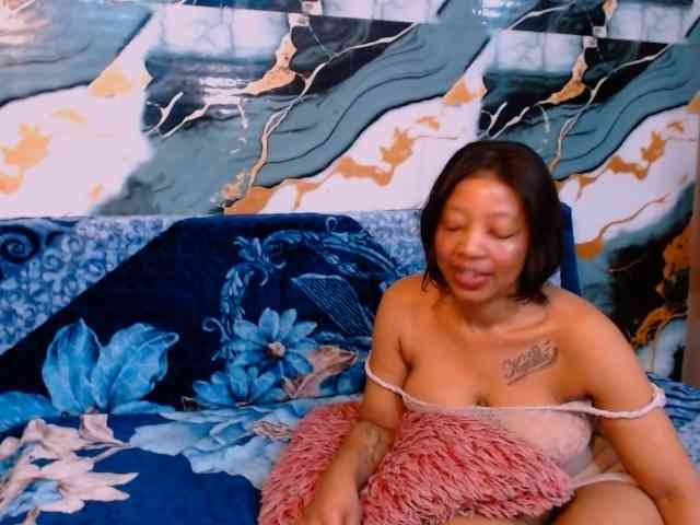 choclatelipsxxx webcam