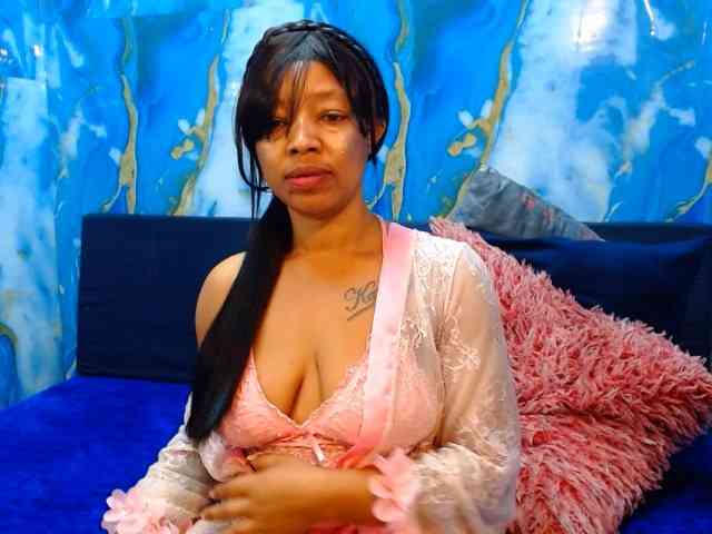 choclatelipsxxx webcam