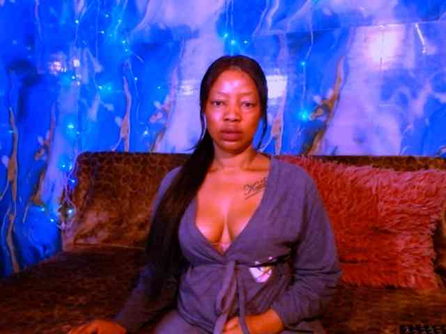 choclatelipsxxx webcam