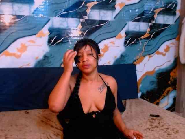 choclatelipsxxx webcam