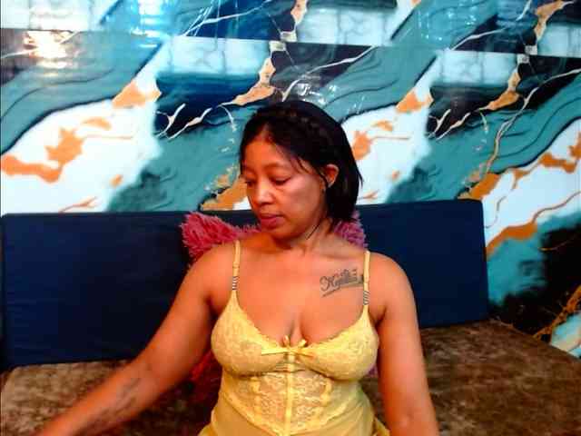 choclatelipsxxx webcam
